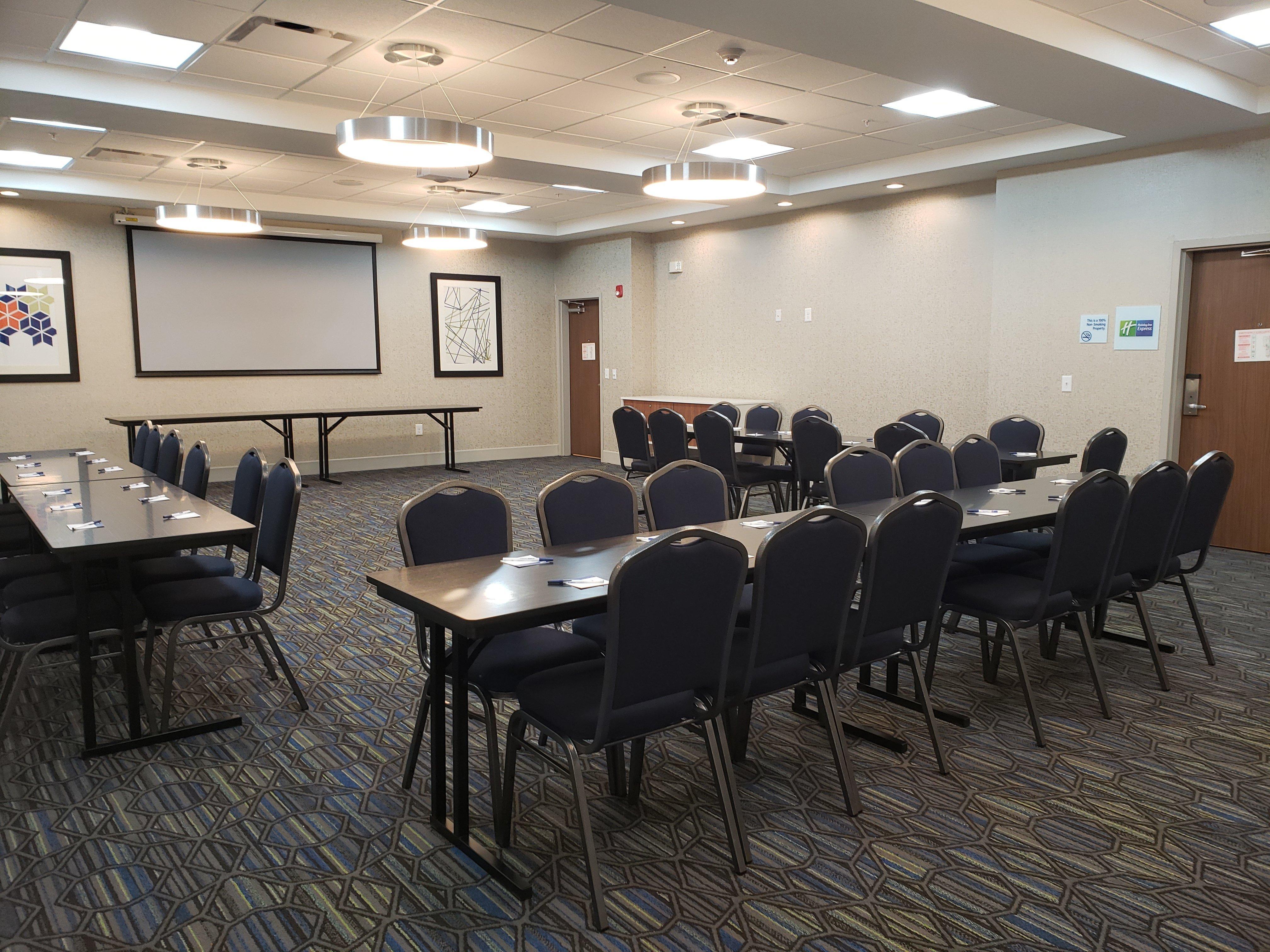 Holiday Inn Express & Suites Macon North By Ihg Exterior photo