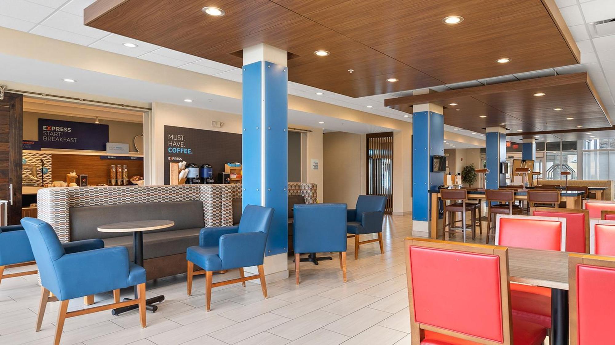 Holiday Inn Express & Suites Macon North By Ihg Exterior photo