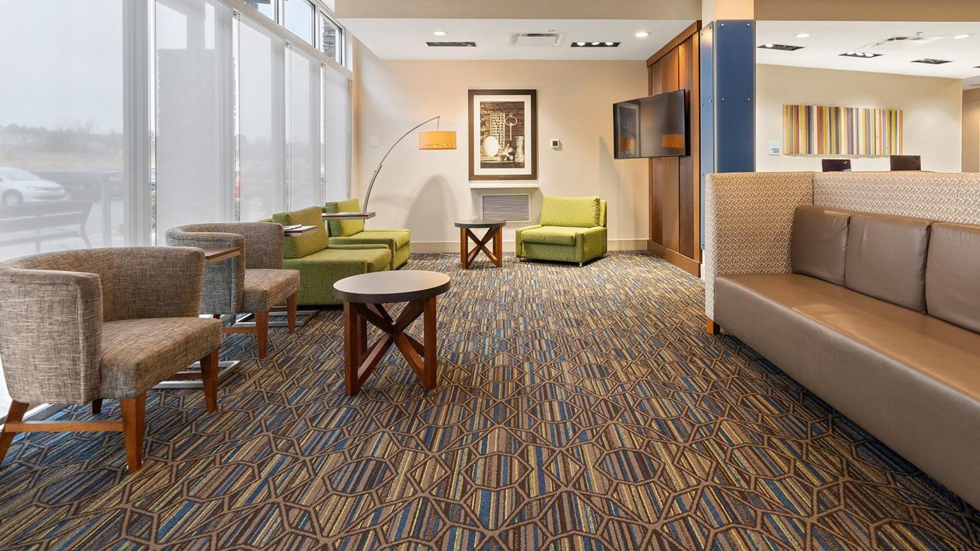 Holiday Inn Express & Suites Macon North By Ihg Exterior photo