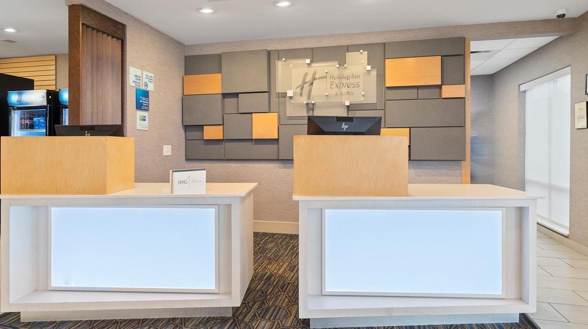 Holiday Inn Express & Suites Macon North By Ihg Exterior photo