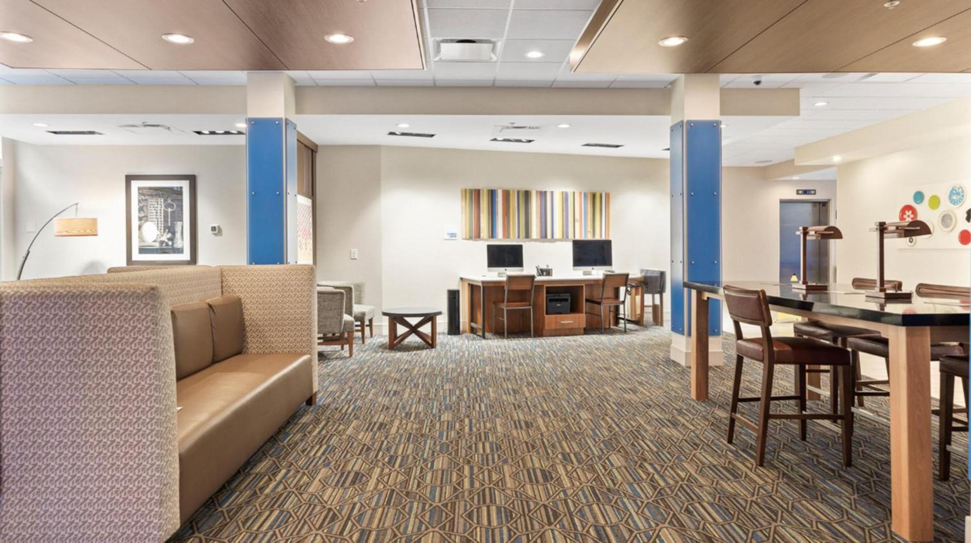 Holiday Inn Express & Suites Macon North By Ihg Exterior photo